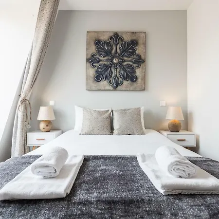 Rossio Penthouse Three-bedroom W/ River View And Parking - By Lu Holidays Daire Lisboa