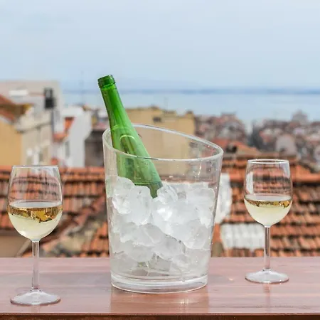 Rossio Penthouse Three-bedroom W/ River View And Parking - By Lu Holidays *