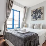 Rossio Penthouse Three-bedroom W/ River View And Parking - By Lu Holidays *