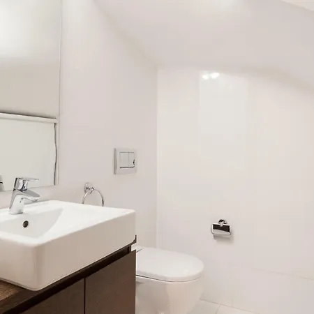 Rossio Penthouse Three-bedroom W/ River View And Parking - By Lu Holidays Appartamento Lisbona