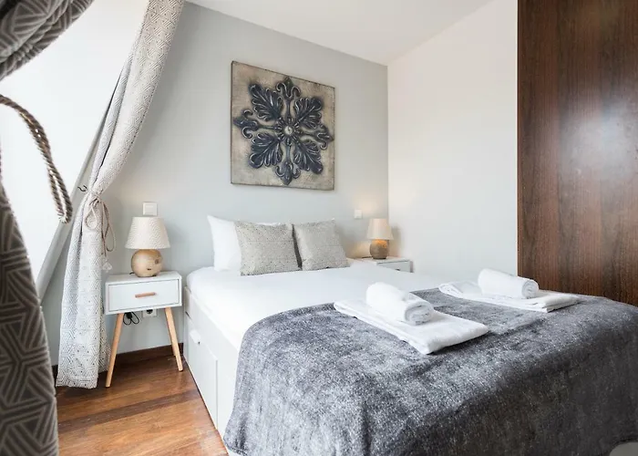 Rossio Penthouse Three-bedroom W/ River View And Parking - By Lu Holidays *