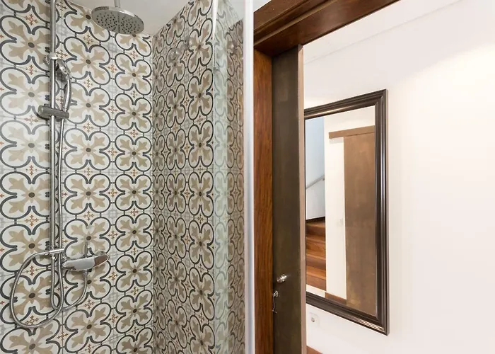 Rossio Penthouse Three-bedroom W/ River View And Parking - By Lu Holidays * Lisboa