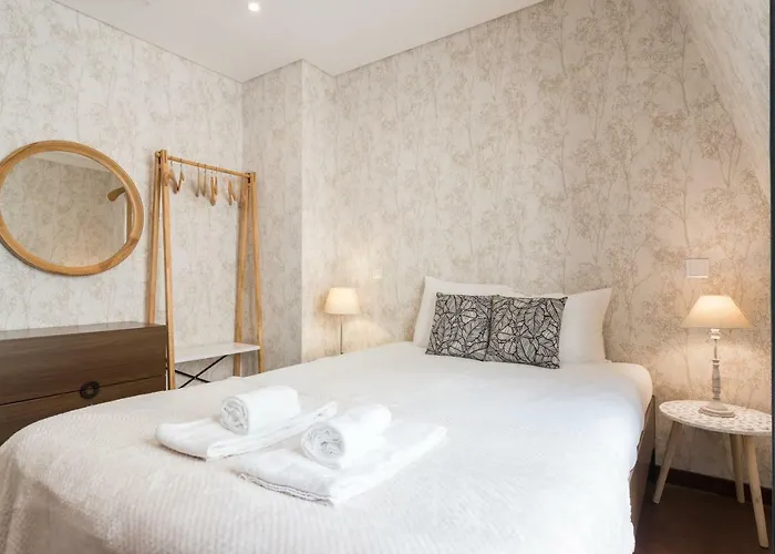 شقة Rossio Penthouse Three-bedroom W/ River View And Parking - By Lu Holidays