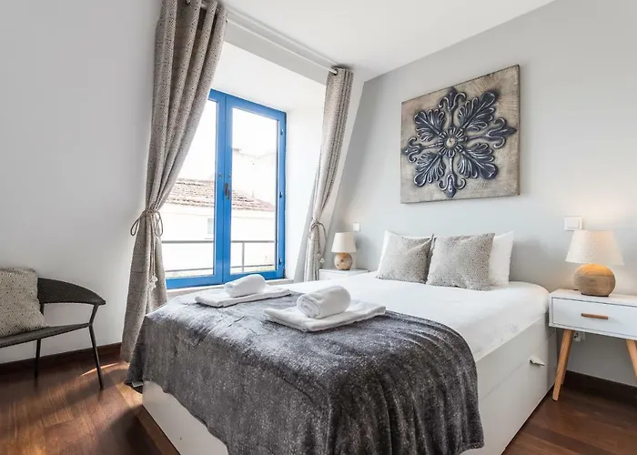 Rossio Penthouse Three-bedroom W/ River View And Parking - By Lu Holidays *