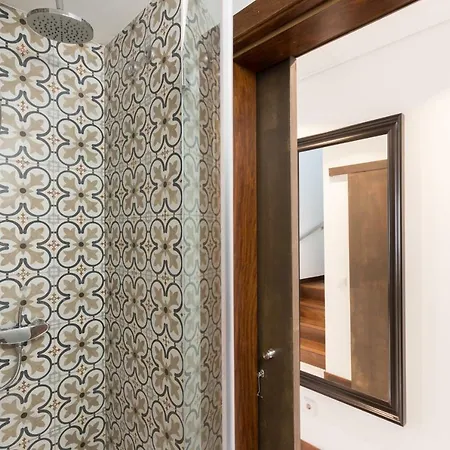 Rossio Penthouse Three-bedroom W/ River View And Parking - By Lu Holidays * Lissabon